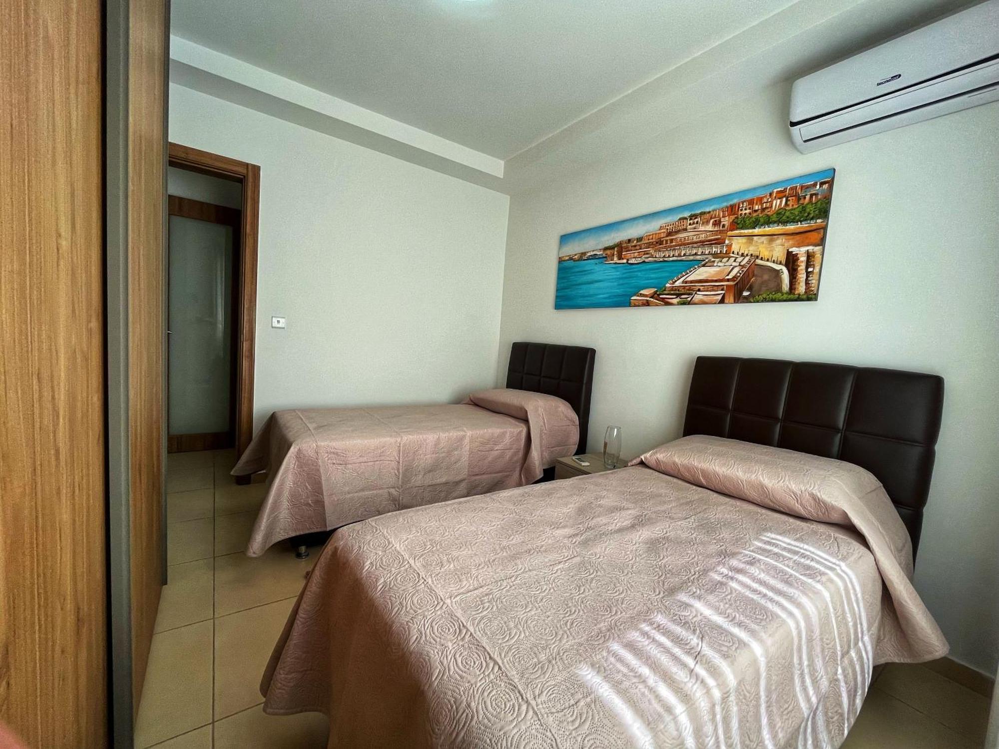 Pietà Charming Two Bedroom Apartment מראה חיצוני תמונה